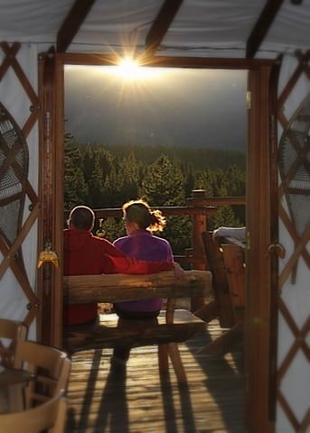 5 Romantic Glamping Getaways